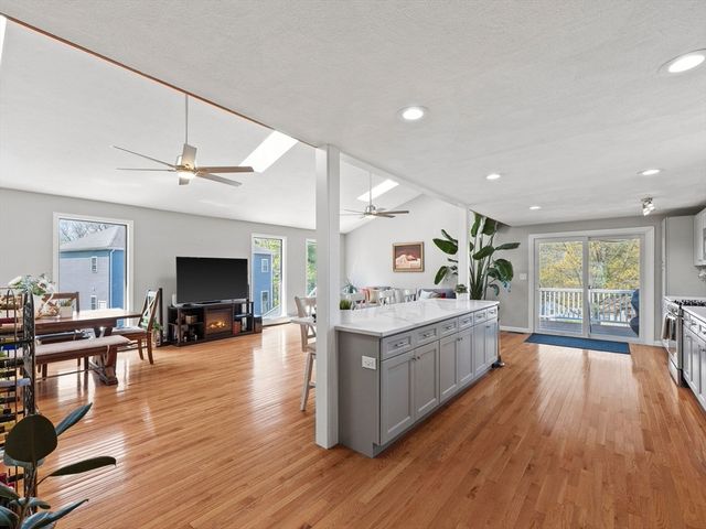 5 Bradford Ter, Saugus, MA 01906