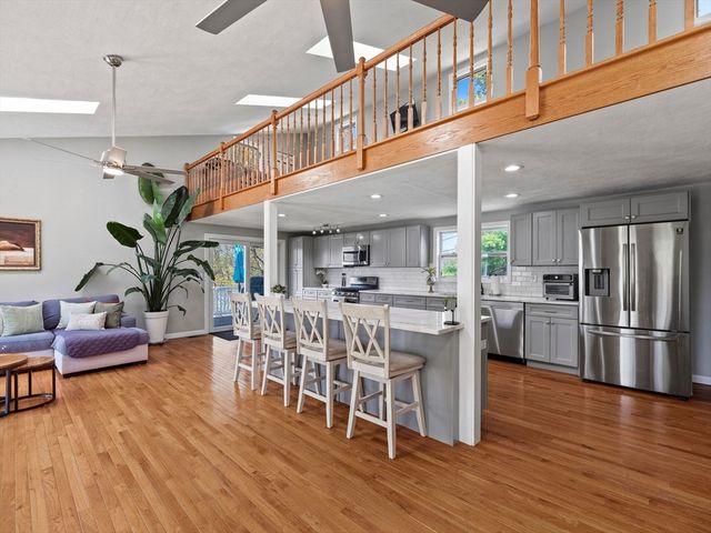 5 Bradford Ter, Saugus, MA 01906