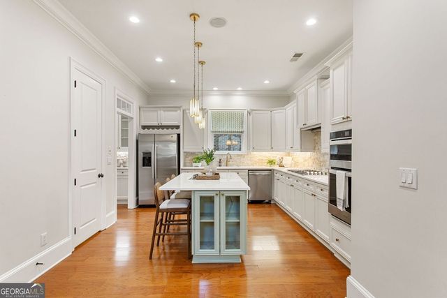 608 Concord Lake Lane SE, Smyrna, GA 30082