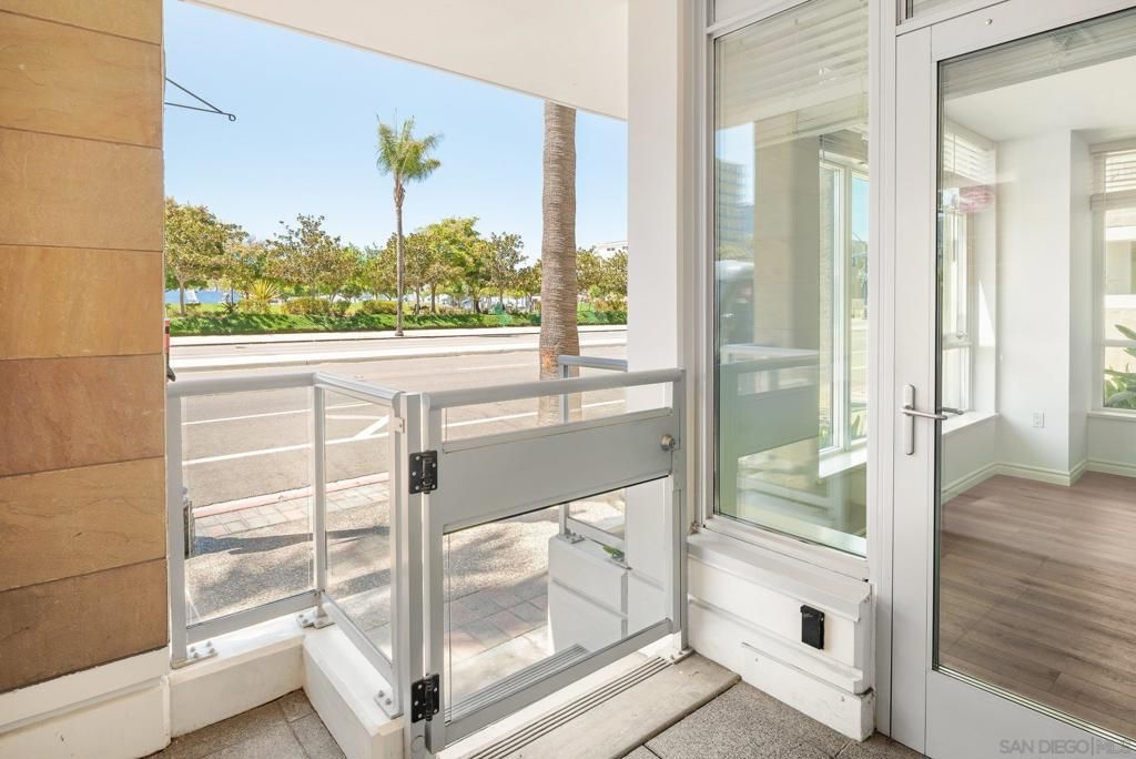 1431 Pacific Hwy 107, San Diego, CA 92101 — exterior