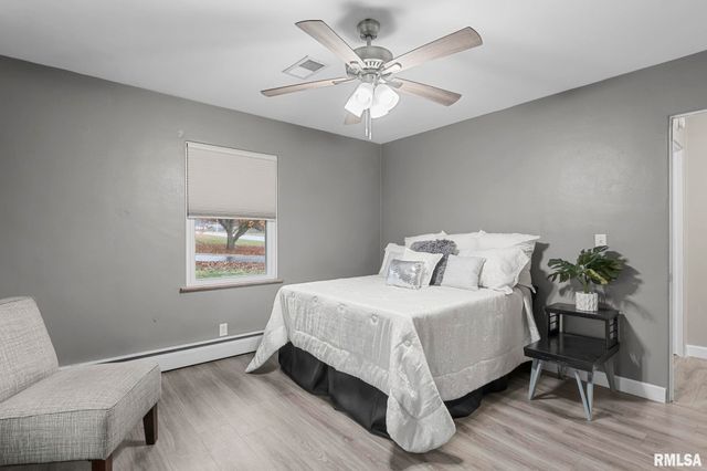 2491 W WASHINGTON Street, Springfield, IL 62702