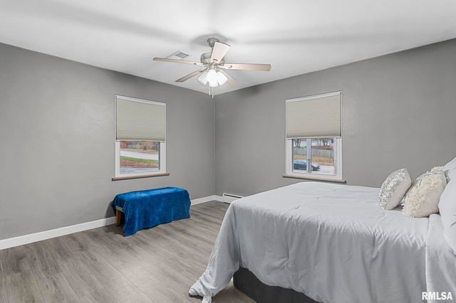 2491 W WASHINGTON Street, Springfield, IL 62702