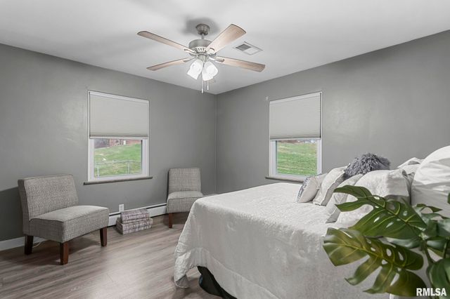 2491 W WASHINGTON Street, Springfield, IL 62702