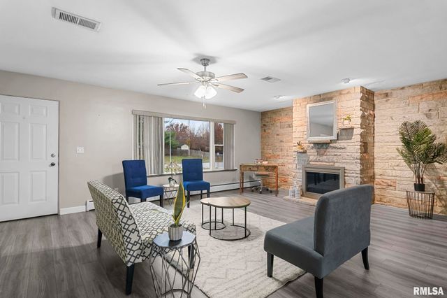 2491 W WASHINGTON Street, Springfield, IL 62702