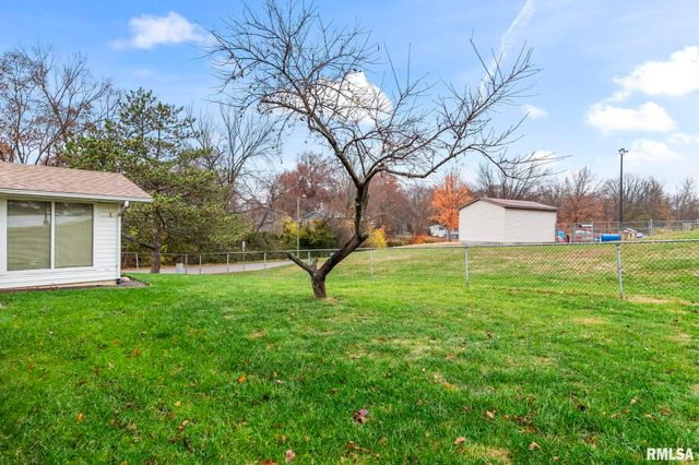 2491 W WASHINGTON Street, Springfield, IL 62702