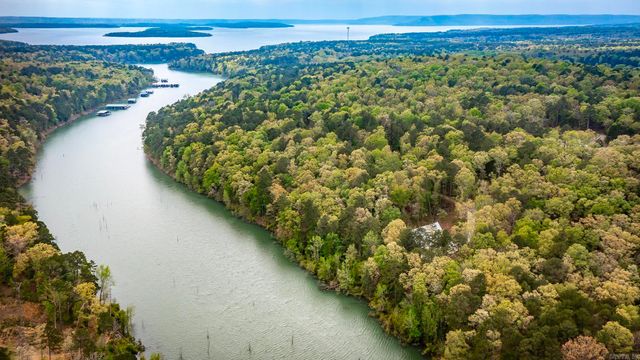 93 Pocahontas Lane, Greers Ferry, AR 72067