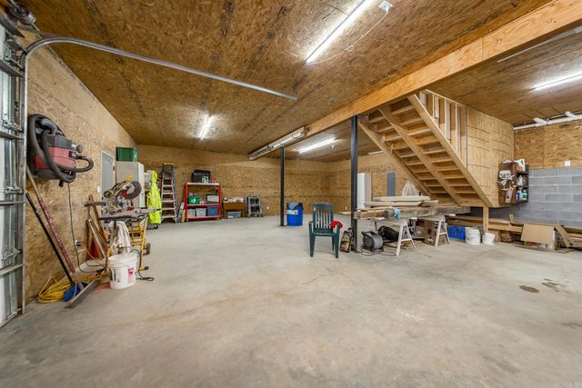 93 Pocahontas Lane, Greers Ferry, AR 72067