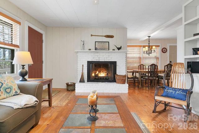 218 Hickory Lane, Lake Toxaway, NC 28747