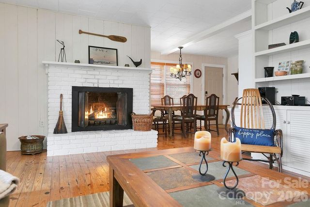 218 Hickory Lane, Lake Toxaway, NC 28747
