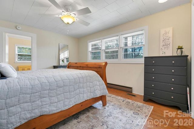 218 Hickory Lane, Lake Toxaway, NC 28747