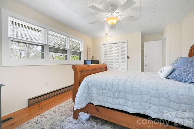 218 Hickory Lane, Lake Toxaway, NC 28747