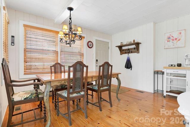 218 Hickory Lane, Lake Toxaway, NC 28747