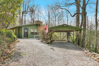 218 Hickory Lane, Lake Toxaway, NC 28747
