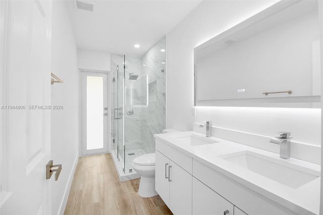 4940 SW 87th Ct, Miami, FL 33165