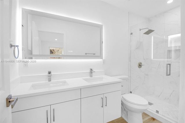 4940 SW 87th Ct, Miami, FL 33165