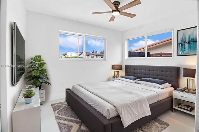 4940 SW 87th Ct, Miami, FL 33165