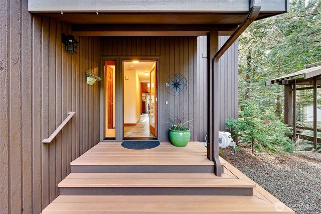 121 Machias Loop, Port Ludlow, WA 98365