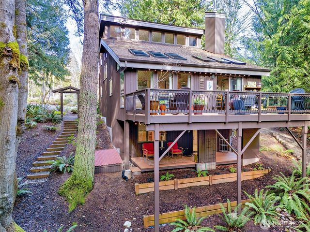 121 Machias Loop, Port Ludlow, WA 98365