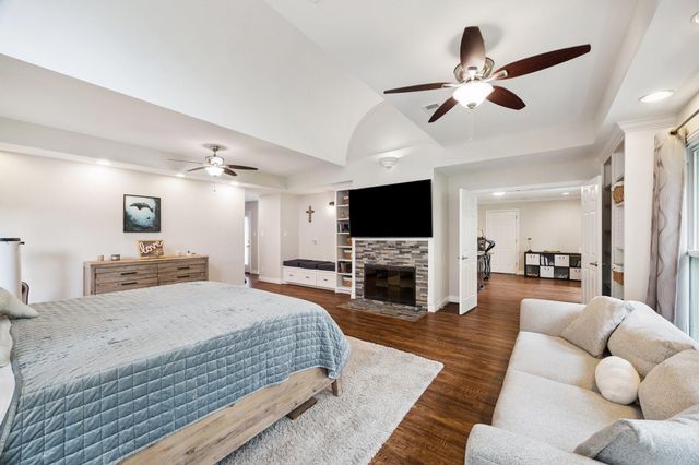 5202 Cypress Green Lane, Richmond, TX 77406