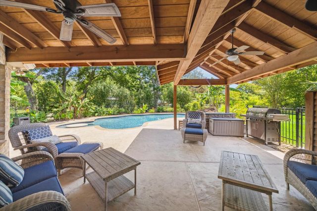 5202 Cypress Green Lane, Richmond, TX 77406