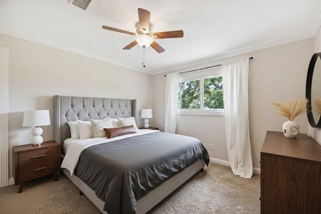 5202 Cypress Green Lane, Richmond, TX 77406