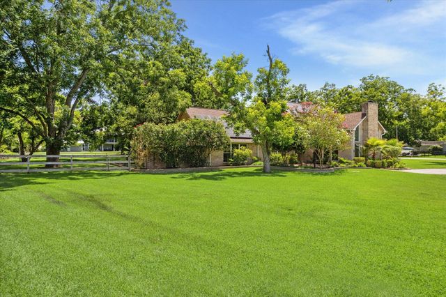 5202 Cypress Green Lane, Richmond, TX 77406