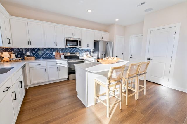 317 Black Bear Dr, Mount Pleasant, TN 38474