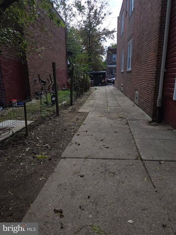 1355 CARL MILLER BLVD, Camden, NJ 08104