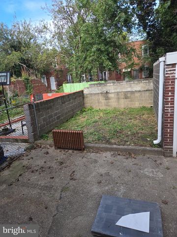 1355 CARL MILLER BLVD, Camden, NJ 08104