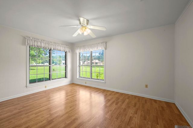 35013 J W Hall Rd, Walker, LA 70785