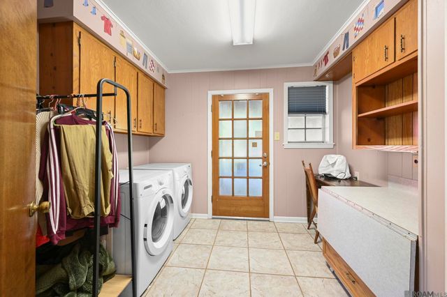 35013 J W Hall Rd, Walker, LA 70785