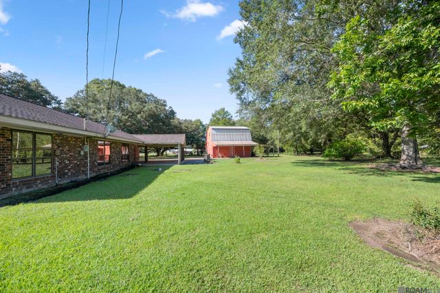 35013 J W Hall Rd, Walker, LA 70785