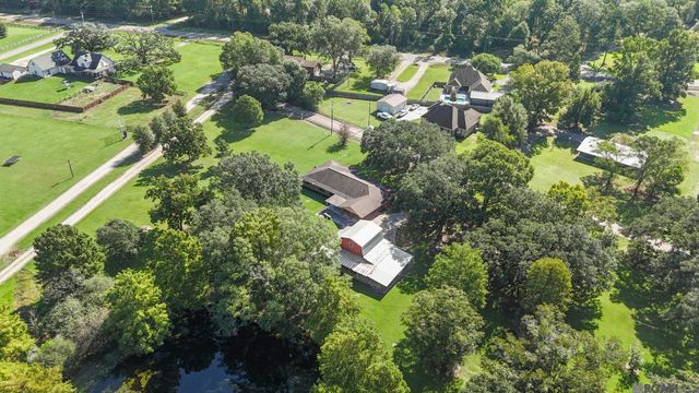 35013 J W Hall Rd, Walker, LA 70785