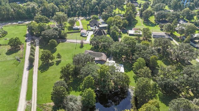 35013 J W Hall Rd, Walker, LA 70785