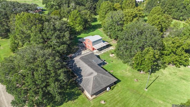 35013 J W Hall Rd, Walker, LA 70785