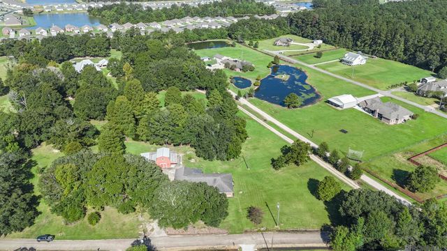35013 J W Hall Rd, Walker, LA 70785