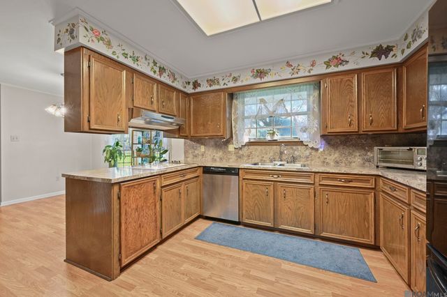 35013 J W Hall Rd, Walker, LA 70785