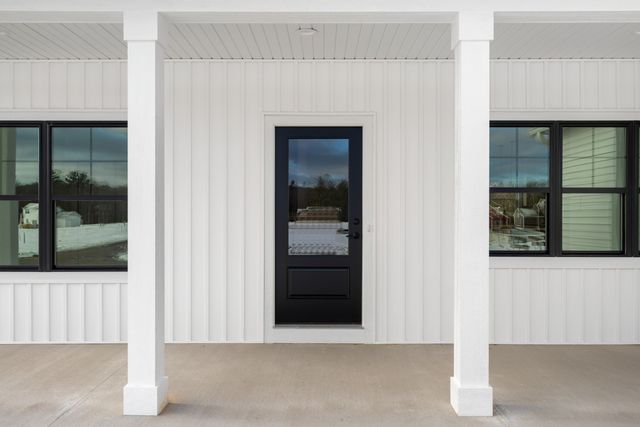 6255 S Bear Den Trail, Fruitport Twp, MI 49444