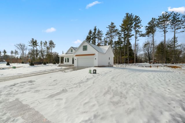 6255 S Bear Den Trail, Fruitport Twp, MI 49444