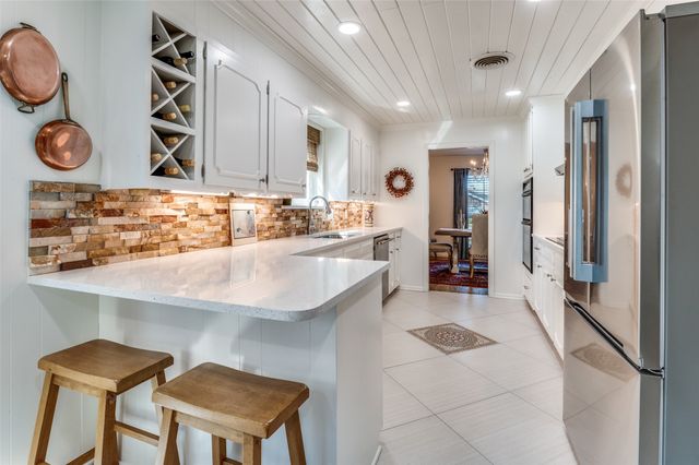 1710 N Dickerson, Pantego, TX 76013