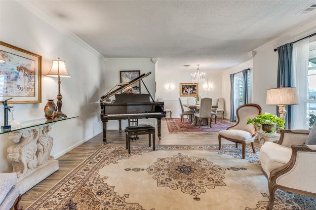 1710 N Dickerson, Pantego, TX 76013