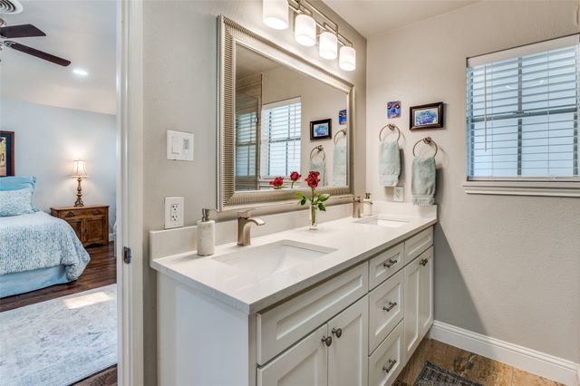 1710 N Dickerson, Pantego, TX 76013