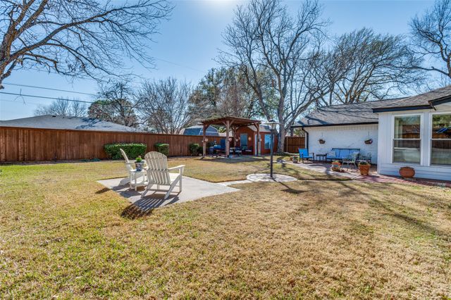 1710 N Dickerson, Pantego, TX 76013