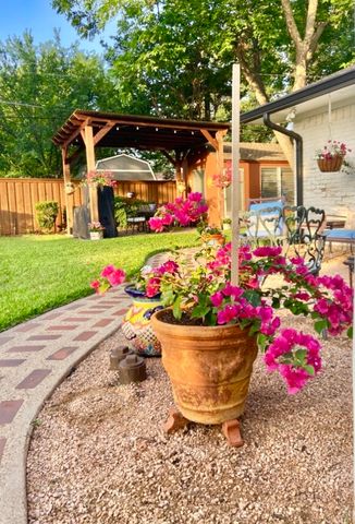 1710 N Dickerson, Pantego, TX 76013