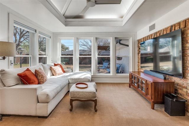 1710 N Dickerson, Pantego, TX 76013