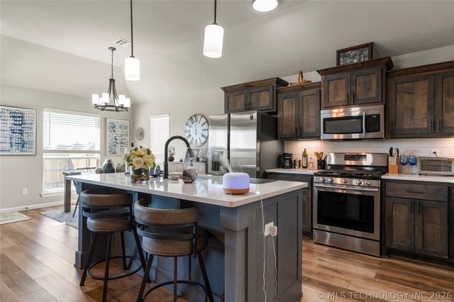 27608 E 109th Place S, Coweta, OK 74429