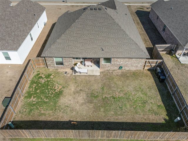 27608 E 109th Place S, Coweta, OK 74429