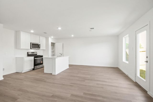922 Sutherland Falls Drive, Conroe, TX 77303