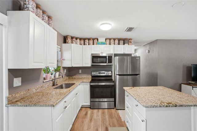 1512 E HANNA AVENUE, Tampa, FL 33610