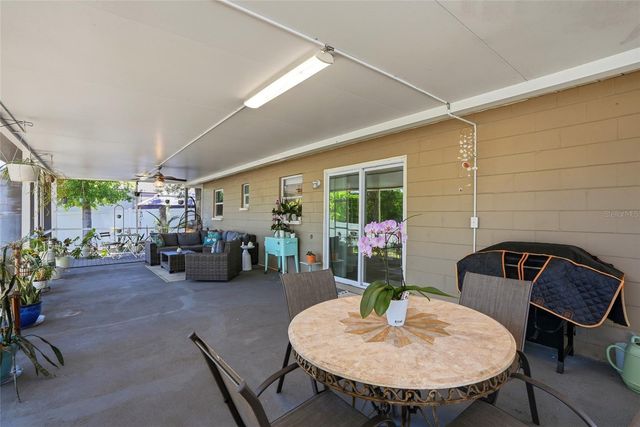 1512 E HANNA AVENUE, Tampa, FL 33610